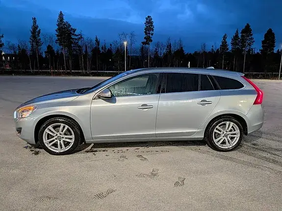 Volvo V60 2013 photo 2