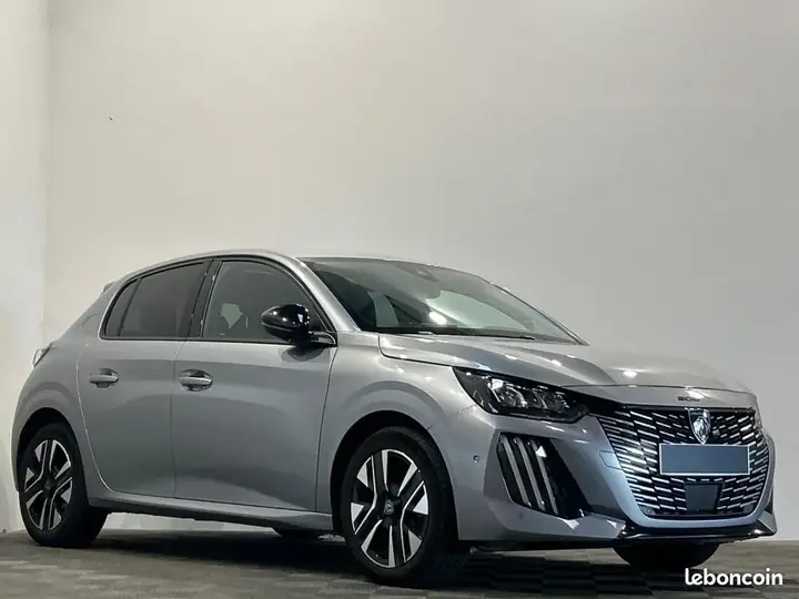 Peugeot 208 2024 photo 2