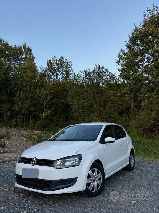Volkswagen Polo 2012 photo 2