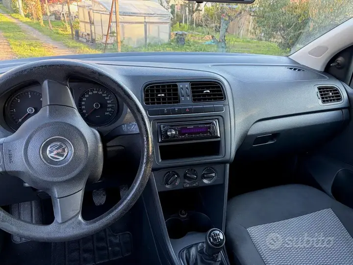 Volkswagen Polo 2012 photo 5