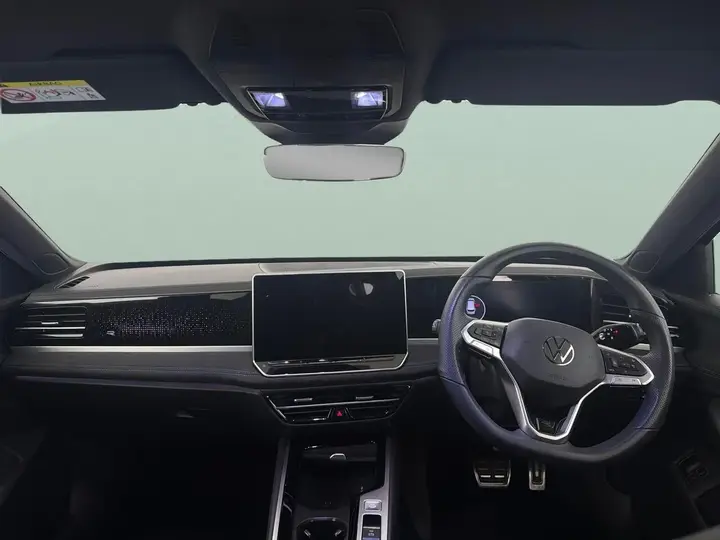 Volkswagen Passat 2025 photo 4