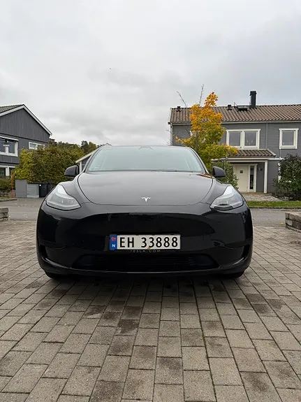 Tesla Model Y 2024 photo 3