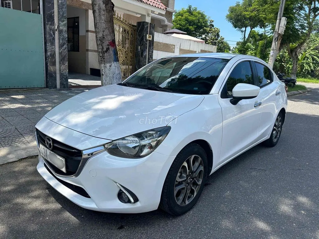 Mazda 2 2016 photo 3