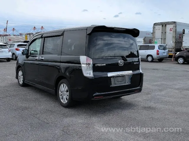 Honda Stepwagon Spada Z 2011 photo 3