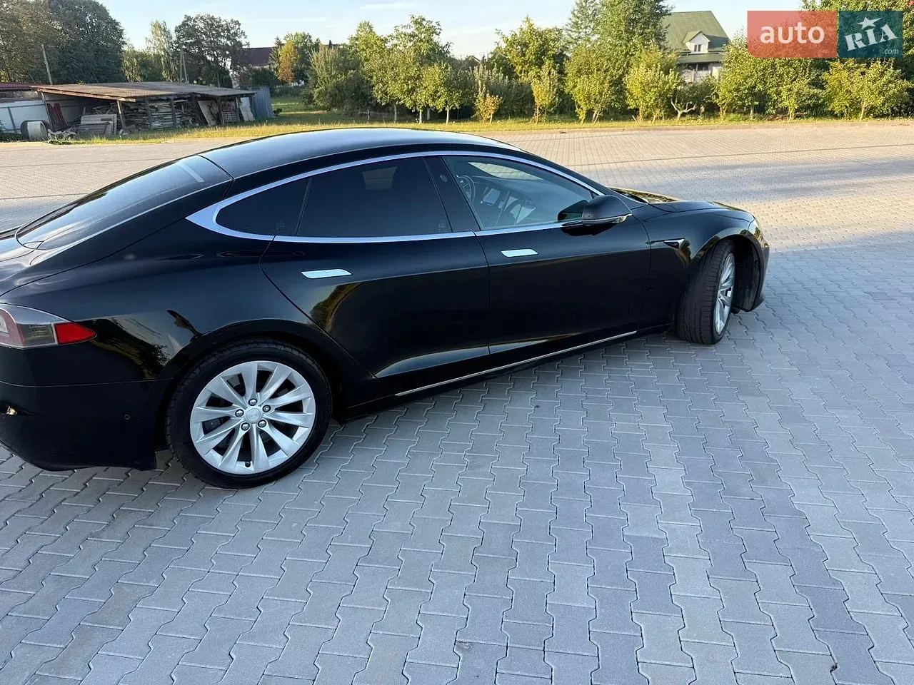 Tesla Model S 2018 photo 2