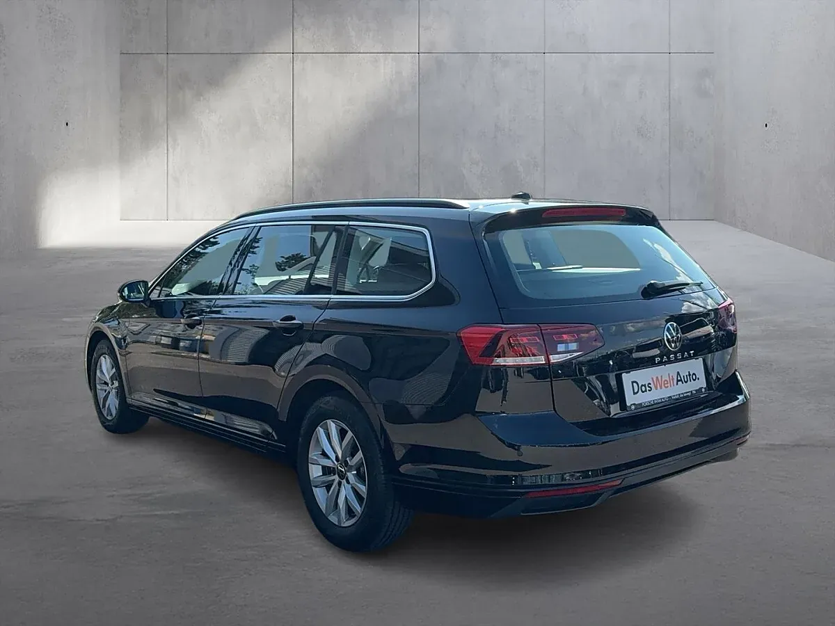 Volkswagen Passat 2022 photo 3