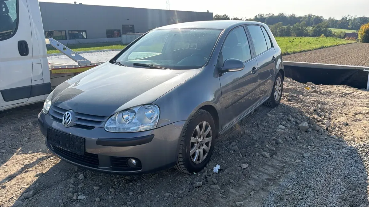 Volkswagen Golf 2005 photo 2