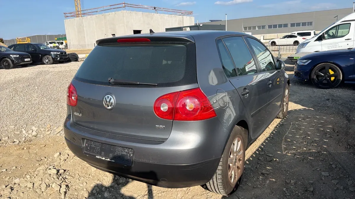 Volkswagen Golf 2005 photo 3