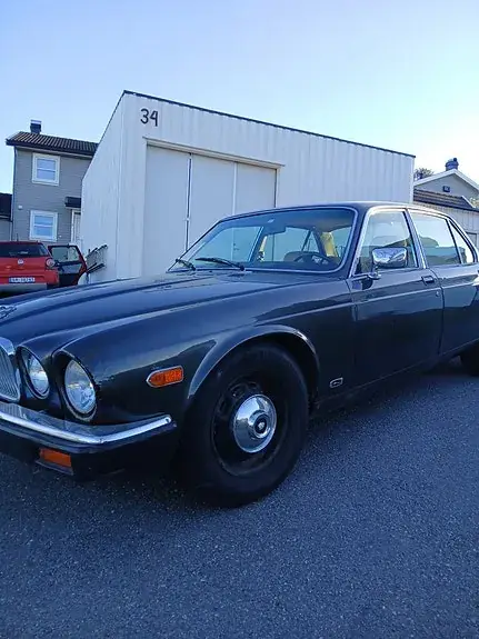 Jaguar Xj