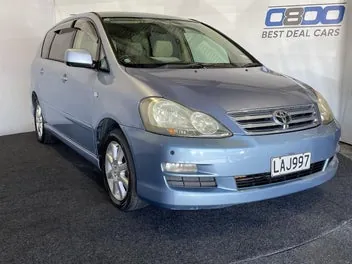 Toyota Ipsum 2004 photo 2