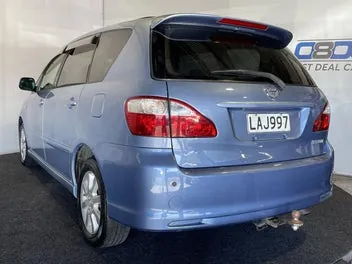 Toyota Ipsum 2004 photo 5