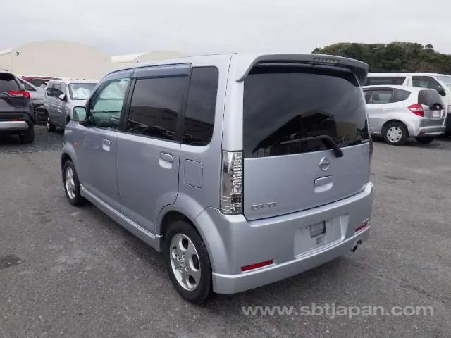 Nissan Otti 2010 photo 3