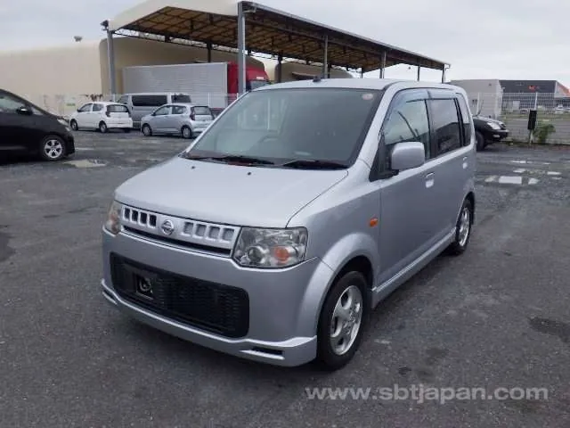Nissan Otti 2010 photo 2