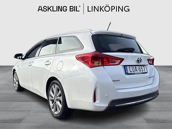 Toyota Auris 2015 photo 2