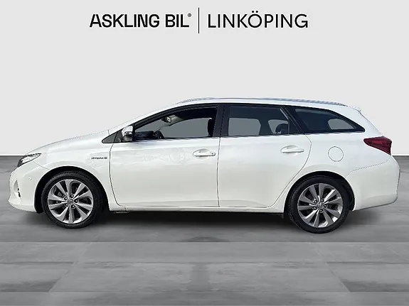 Toyota Auris 2015 photo 3