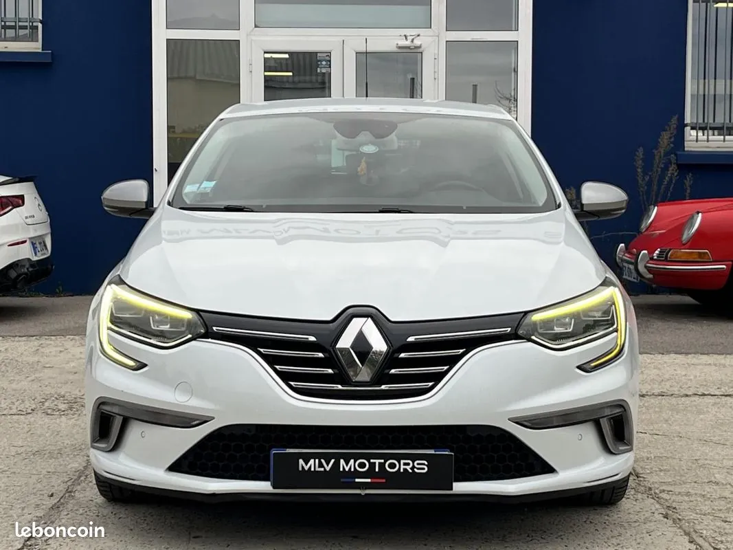 Renault Megane 2016 photo 2