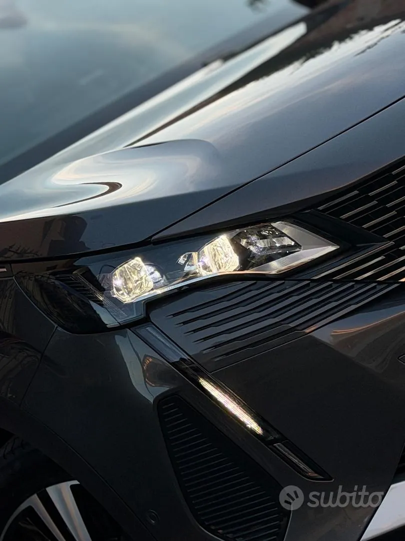 Peugeot 5008 2022 photo 3