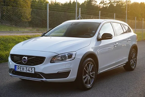 Volvo V60 Cross Country 2017 photo 2