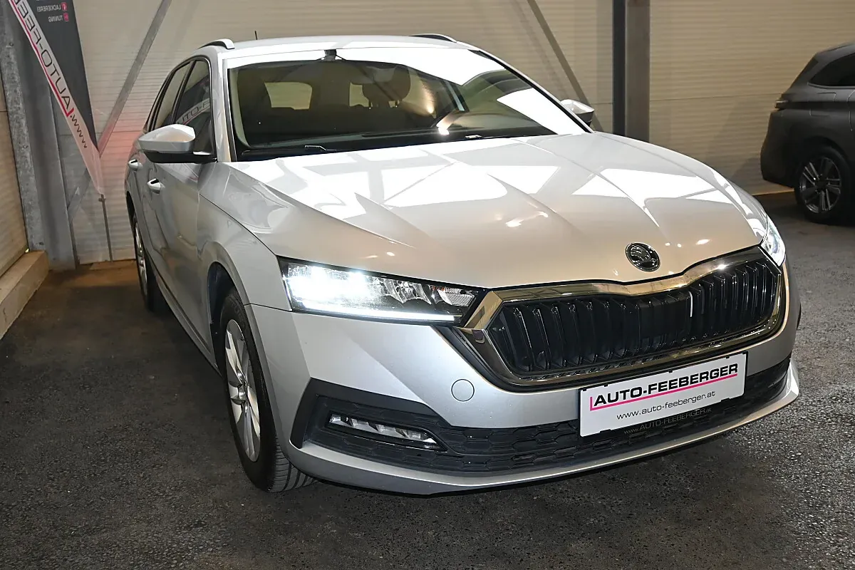 Skoda Octavia 2022 photo 3