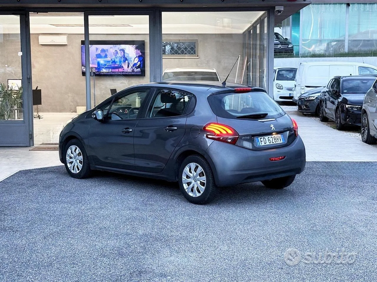 Peugeot 208 2016 photo 4
