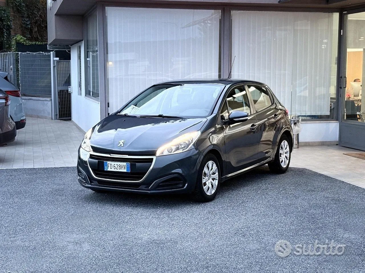 Peugeot 208 2016 photo 3