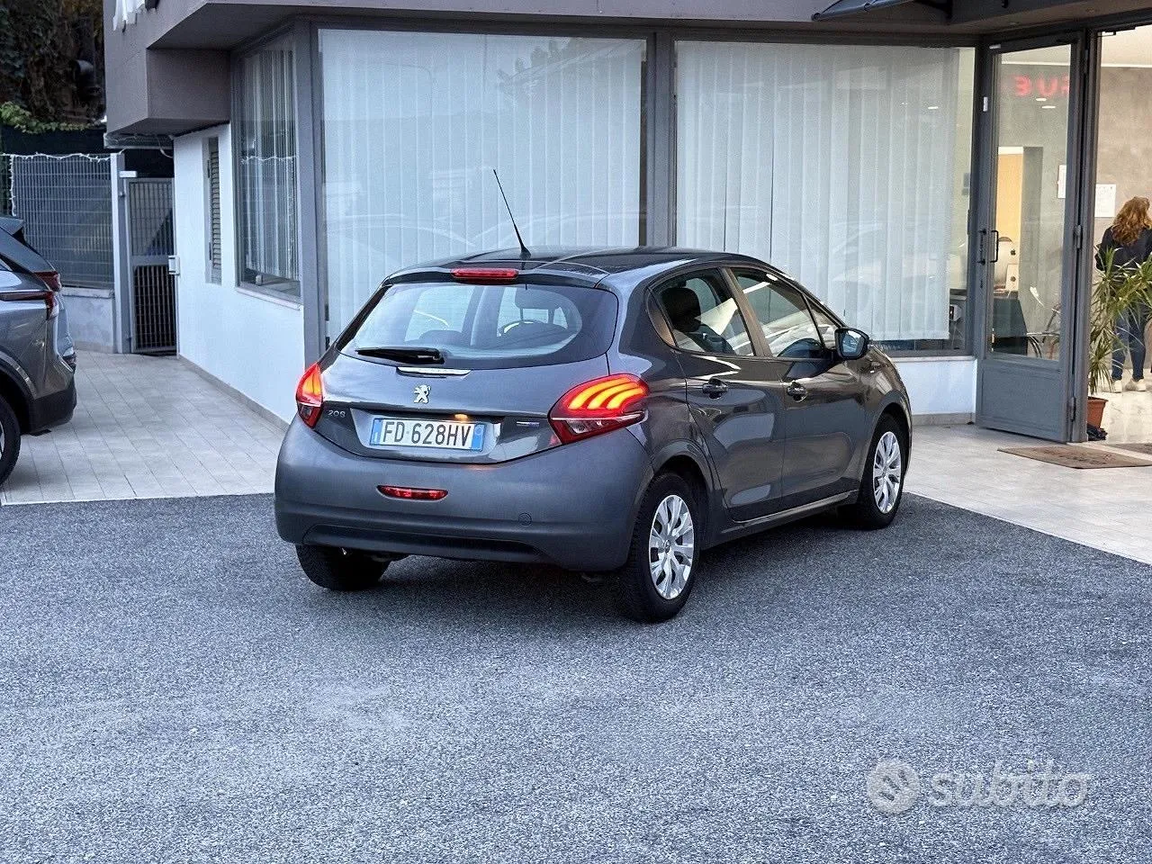 Peugeot 208 2016 photo 5