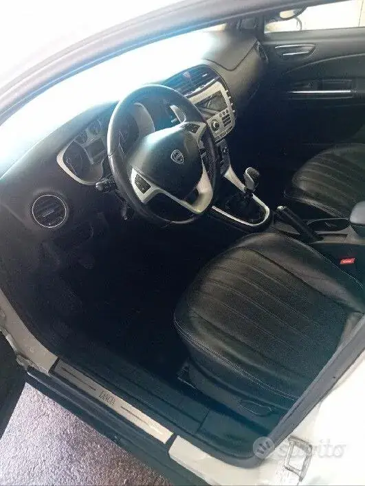 Lancia Delta 2013 photo 2