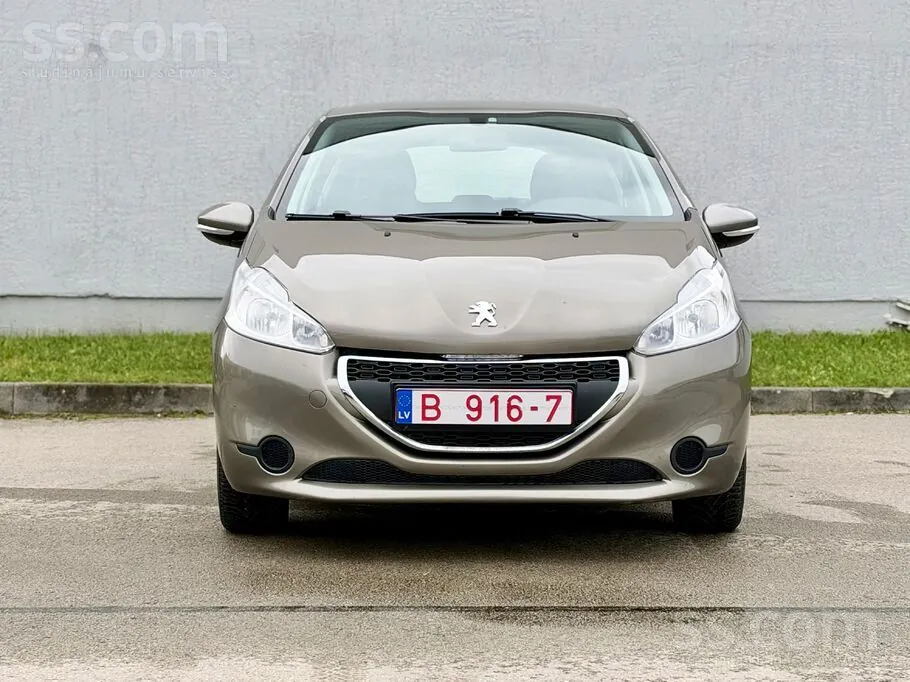 Peugeot 208 2013 photo 3