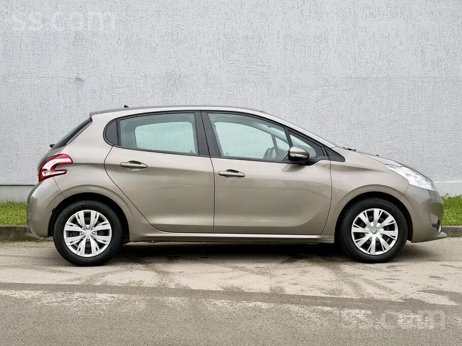 Peugeot 208 2013 photo 5