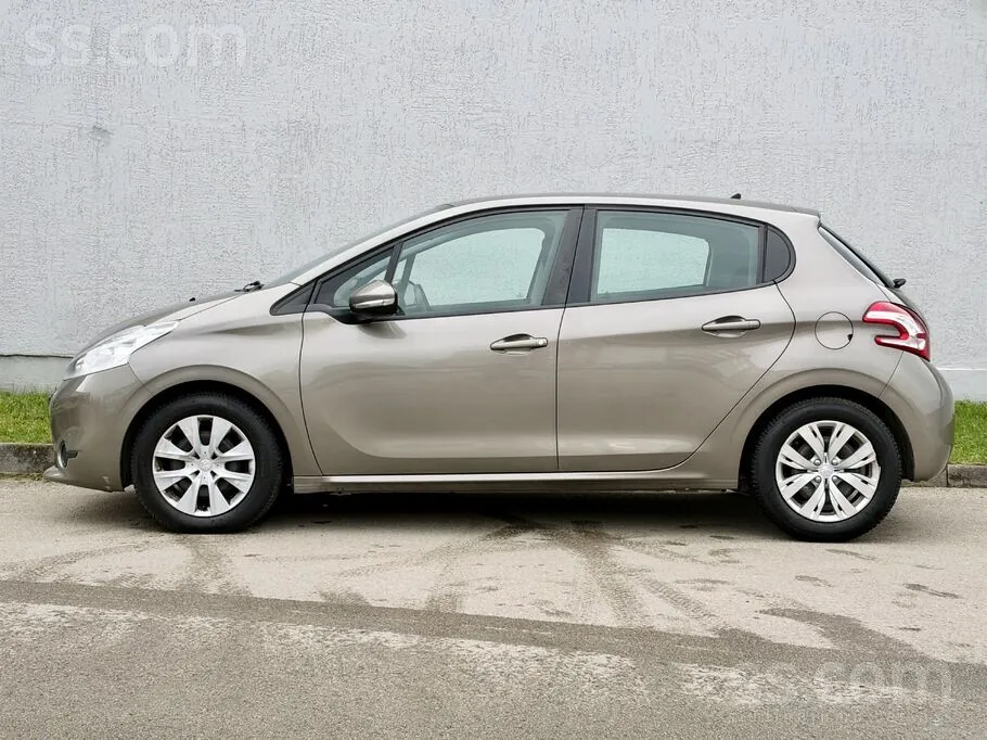 Peugeot 208 2013 photo 4