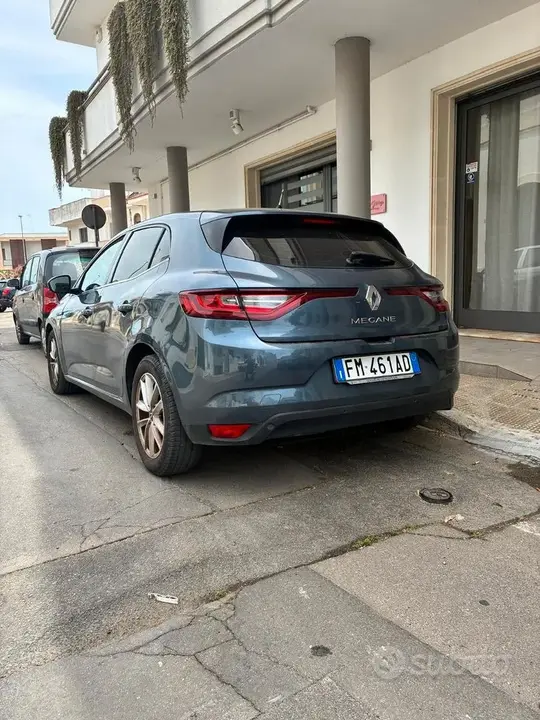 Renault Megane 2017 photo 2