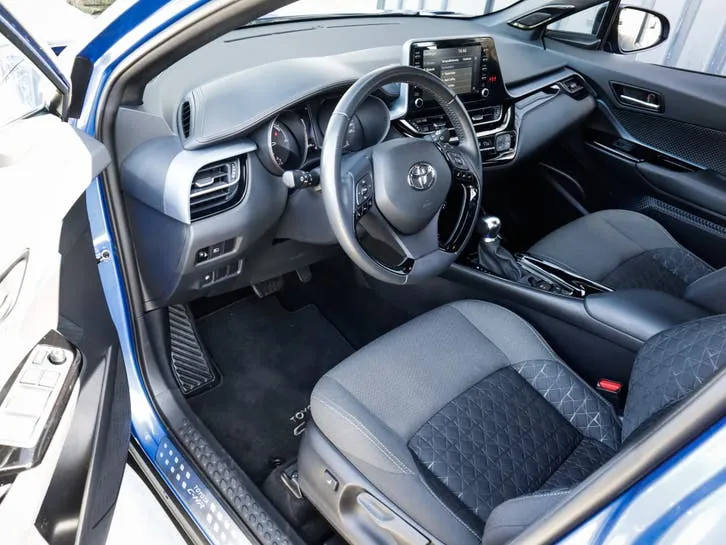 Toyota C-Hr 2021 photo 3