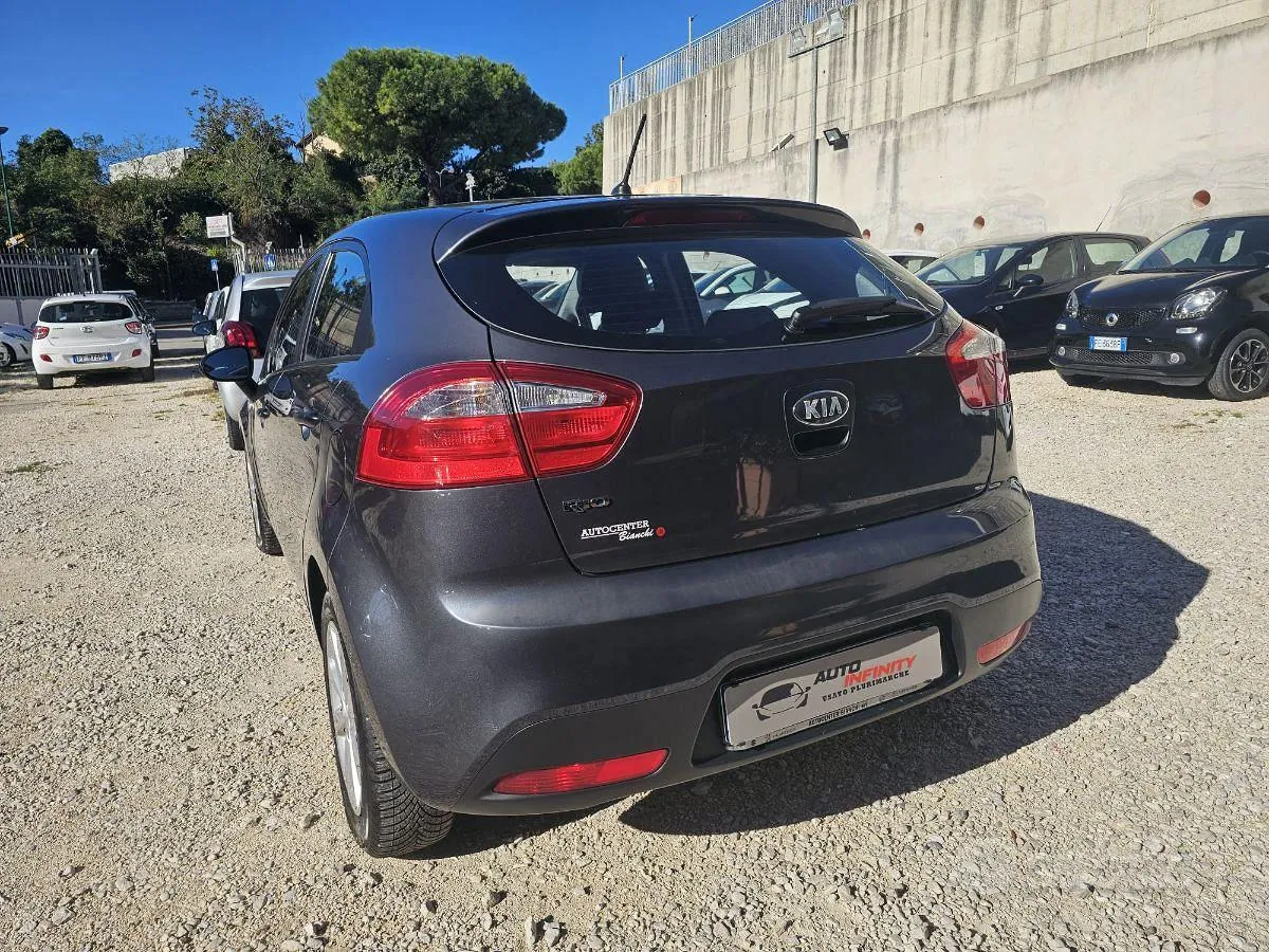 Kia Rio 2013 photo 4