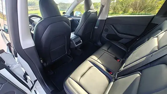 Tesla Model Y 2023 photo 4