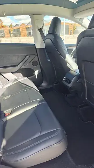 Tesla Model Y 2023 photo 3