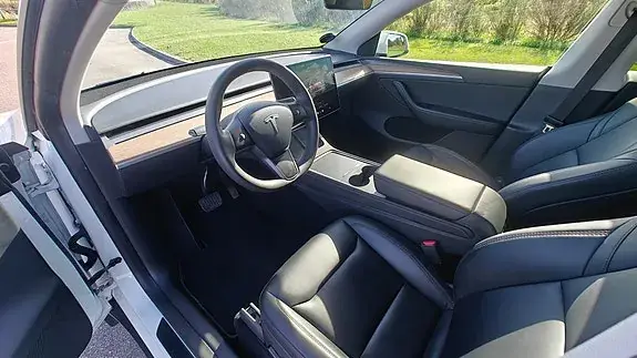 Tesla Model Y 2023 photo 5