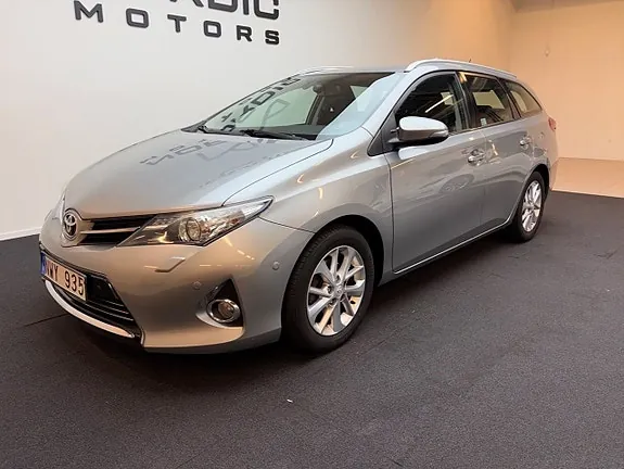 Toyota Auris 2013 photo 2