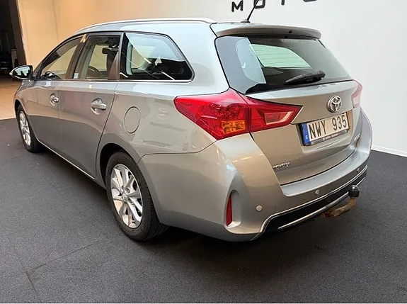 Toyota Auris 2013 photo 3