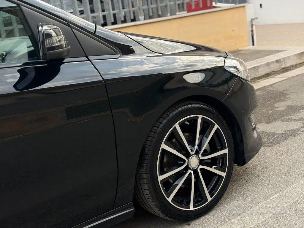 Mercedes-Benz B 200 D 2016 photo 3