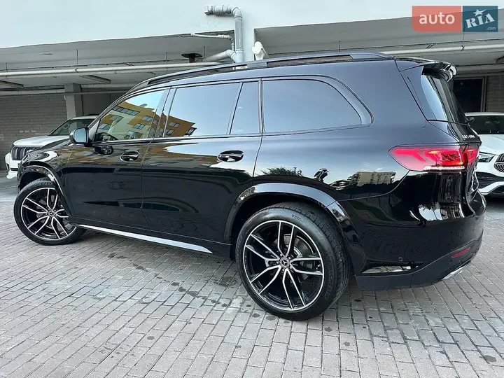 Mercedes-Benz Gls-Class 2022 photo 4