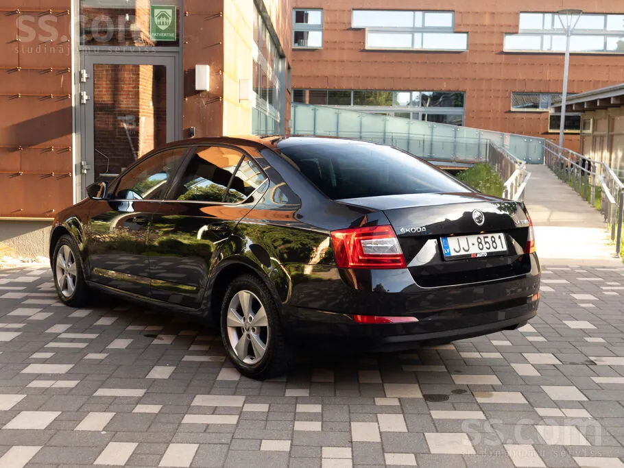 Skoda Octavia 2013 photo 2