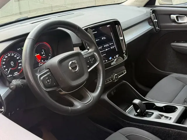 Volvo Xc40 2022 photo 2