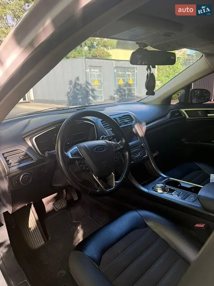 Ford Fusion 2017 photo 2