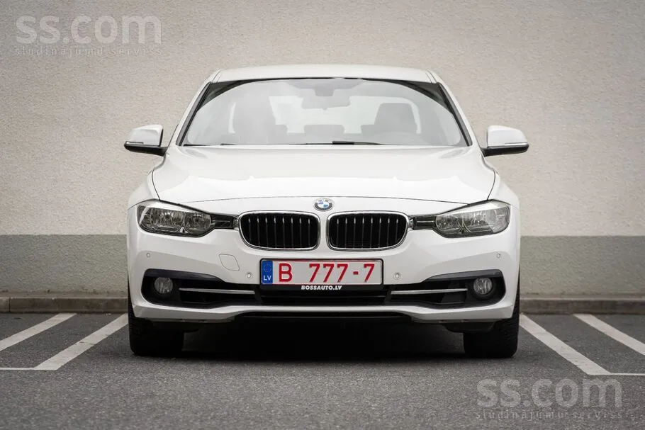 BMW 318I 2017 photo 2