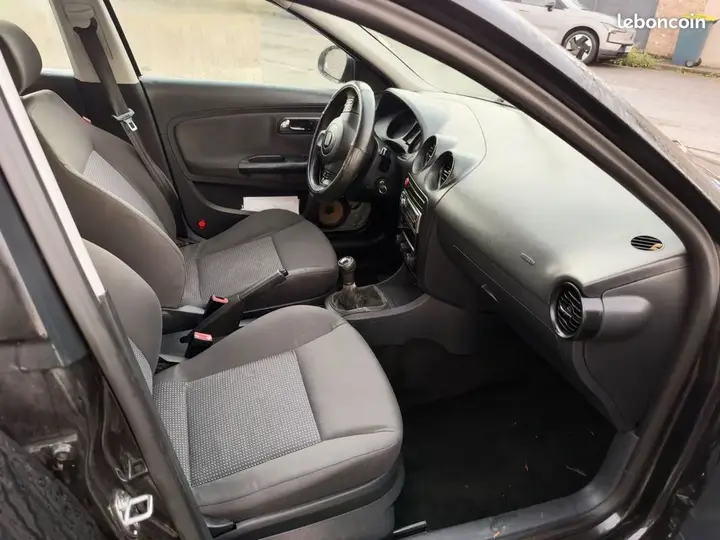 Seat Ibiza 2005 photo 4