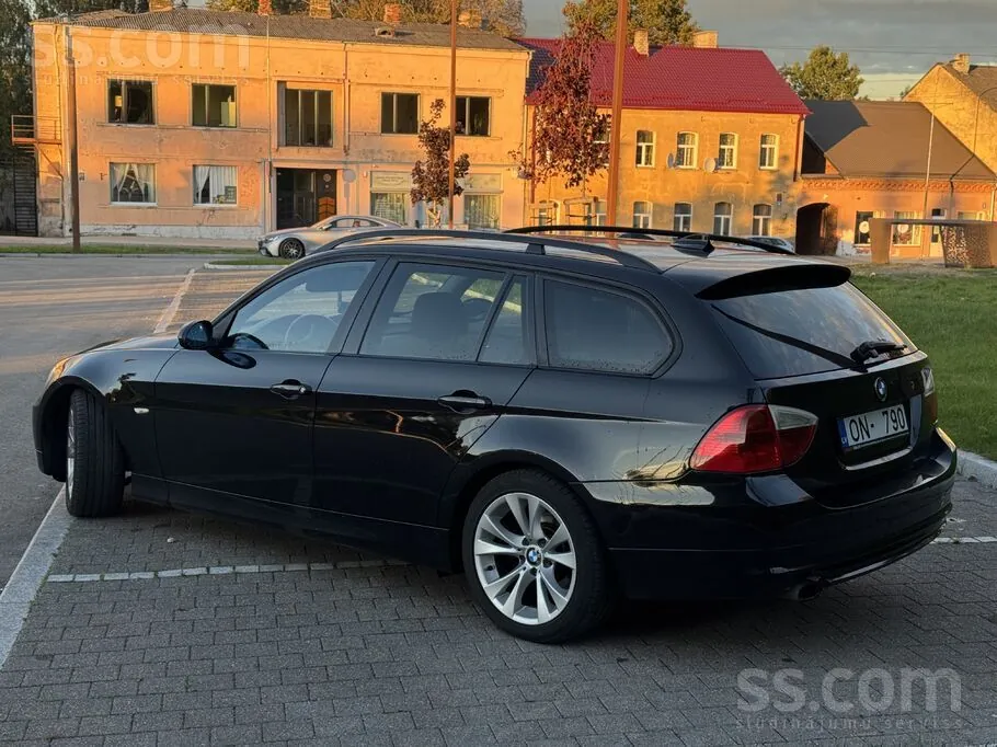 BMW 320 2008 photo 2