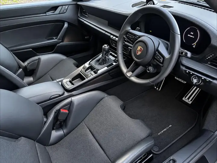 Porsche 911 2025 photo 5