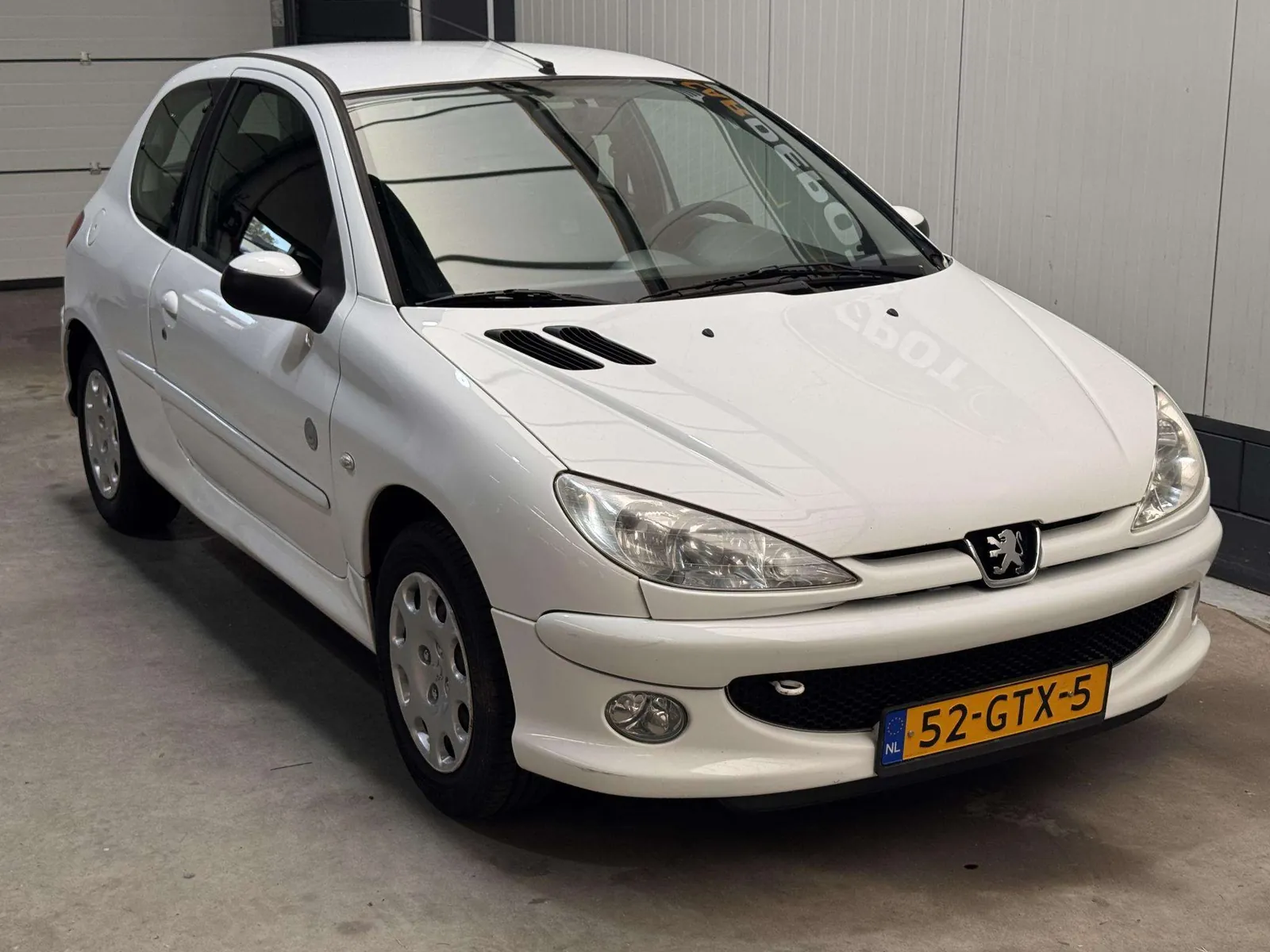 Peugeot 206 2008 photo 3