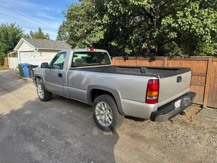Chevrolet Silverado 1500 2006 photo 2