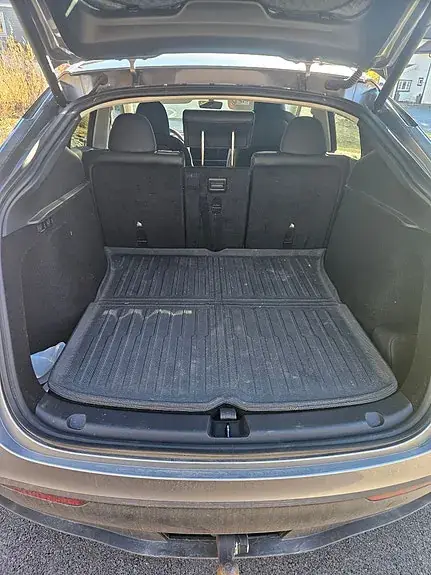 Tesla Model Y 2025 photo 5